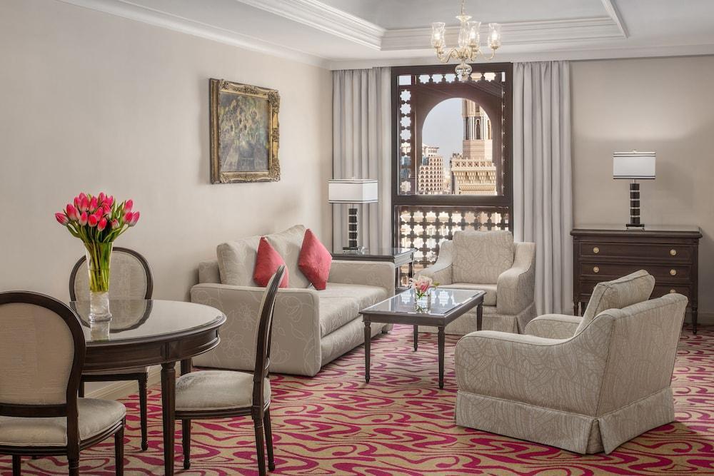 Hotel Intercontinental Dar Al Iman Madinah By Ihg Medína Exteriér fotografie Suite at the Four Seasons Hotel, Mecca